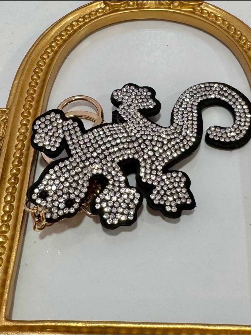 New Glittering Iguana Keychain Black with Silver Crystals - Picture 5 of 5
